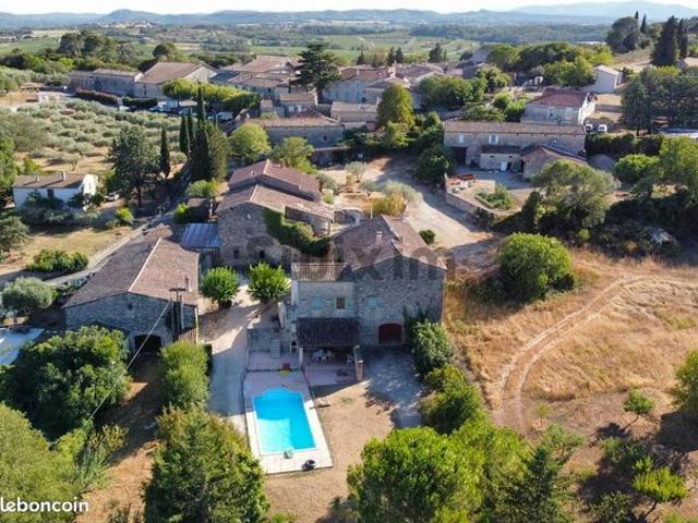 Mas 12 pièces 423 m²