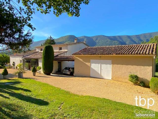 Mas 13 pièces 350 m²