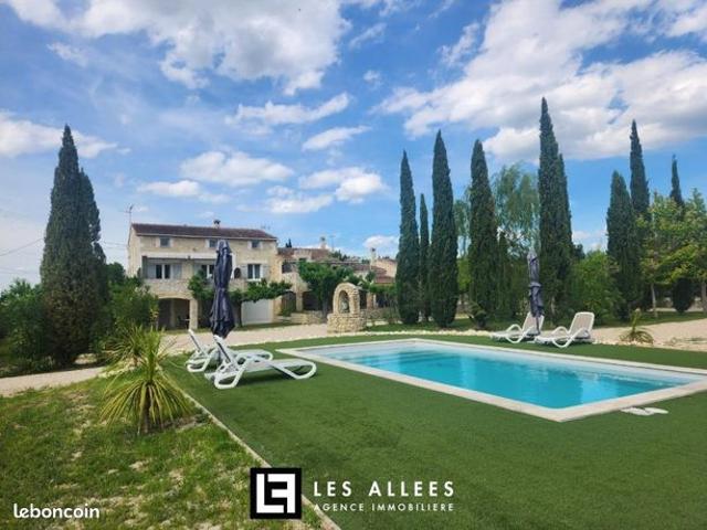 Mas 14 pièces 360 m²