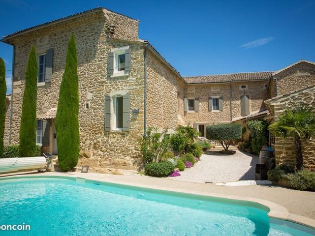 Mas 14 pièces 425 m²