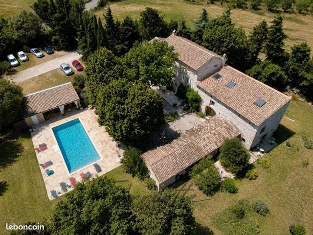 Mas 15 pièces 376 m²
