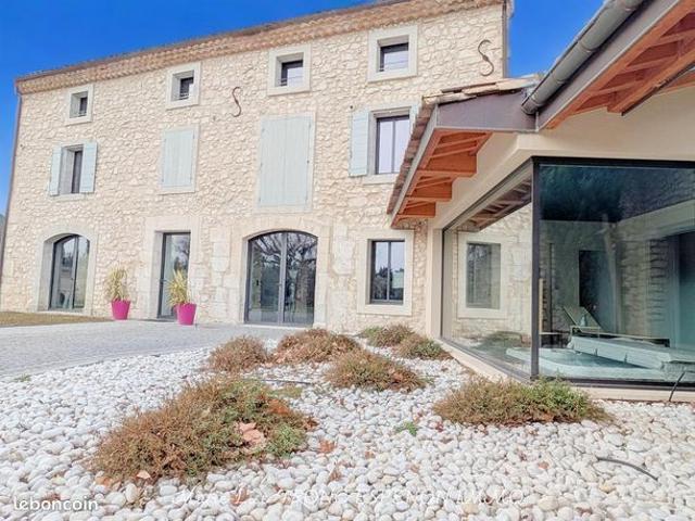 Mas 15 pièces 471 m²