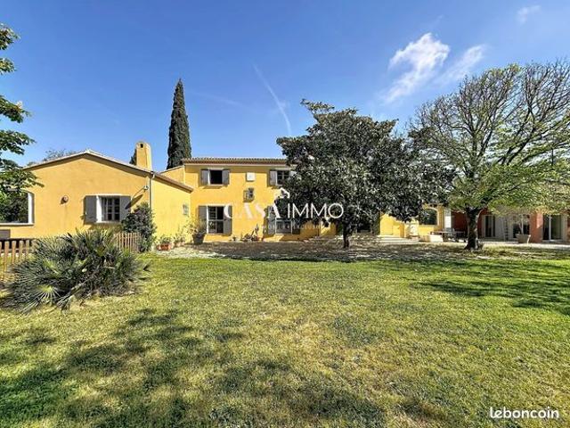 Mas 16 pièces 440 m²