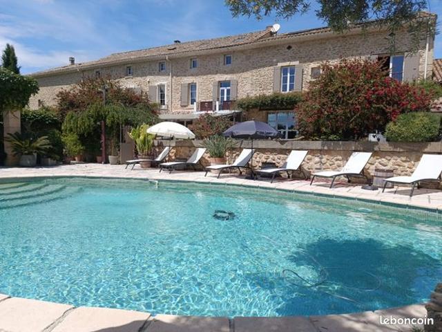 Mas 16 pièces 675 m²
