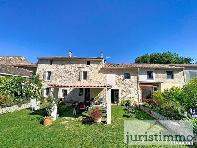 Mas 17 pièces 261 m²