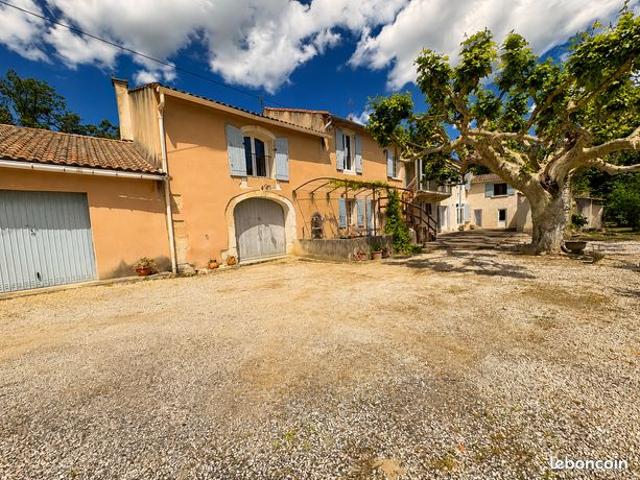 Mas 20 pièces 475 m²