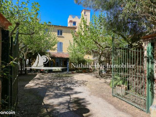 Mas 20 pièces 956 m²