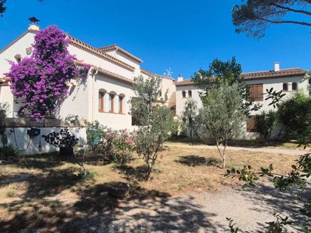 Mas 24 pièces 612 m²