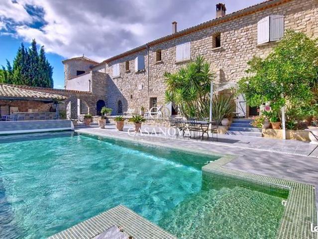 Mas 24 pièces 755 m²
