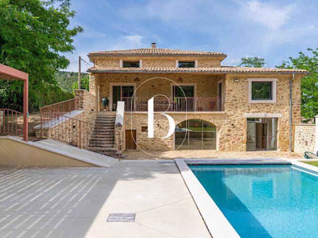 Maison avec piscine et terrasse