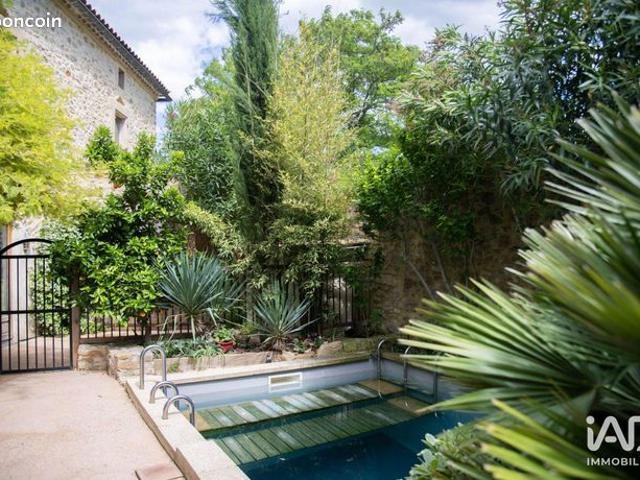 Mas 27 pièces 668 m²