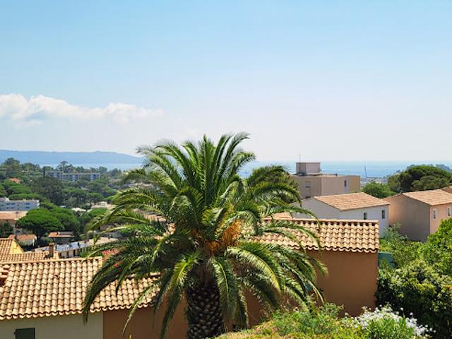 Appartement avec terrasse et piscine
