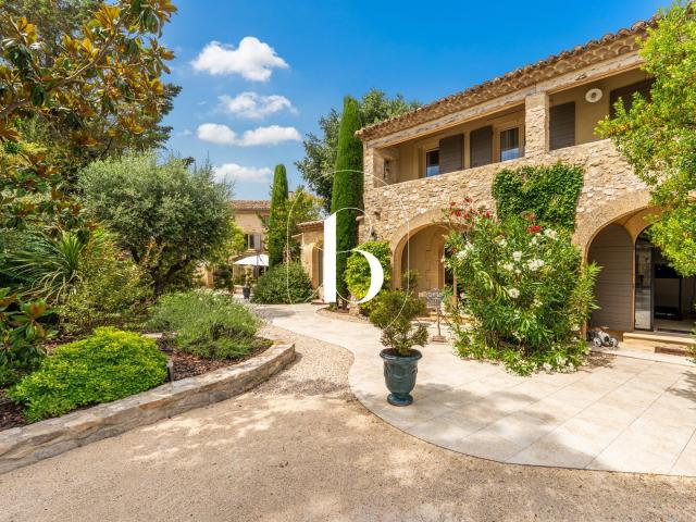 Mas 360m² Uzès