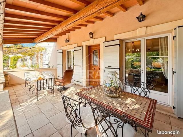 Mas 7 pièces 146 m²