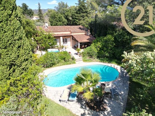 Mas 7 pièces 150 m²