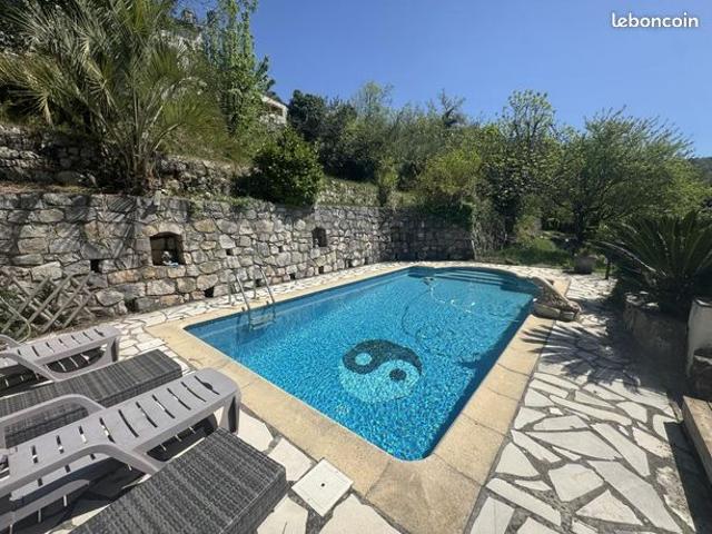 Mas 7 pièces 189 m²