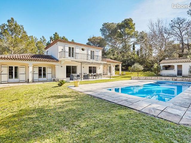 Mas 7 pièces 180 m²
