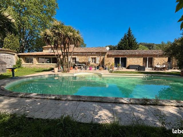 Mas 7 pièces 181 m²