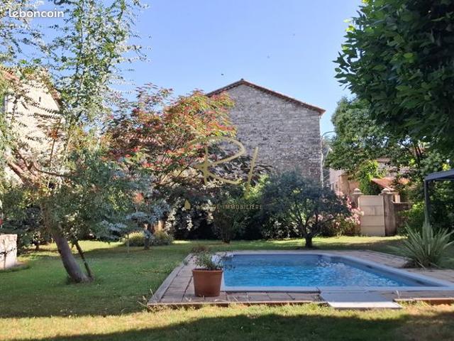 Mas 7 pièces 193 m²
