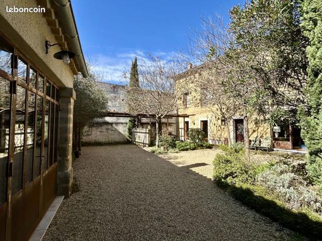 Mas 7 pièces 215 m²
