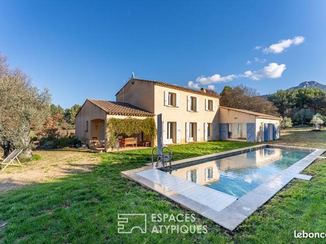 Mas 7 pièces 220 m²