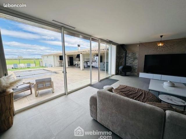 Mas 7 pièces 235 m²