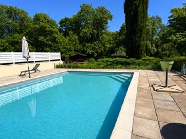 Mas 7 pièces 242 m²