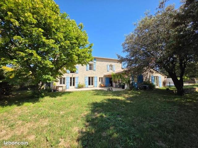 Mas 7 pièces 260 m²