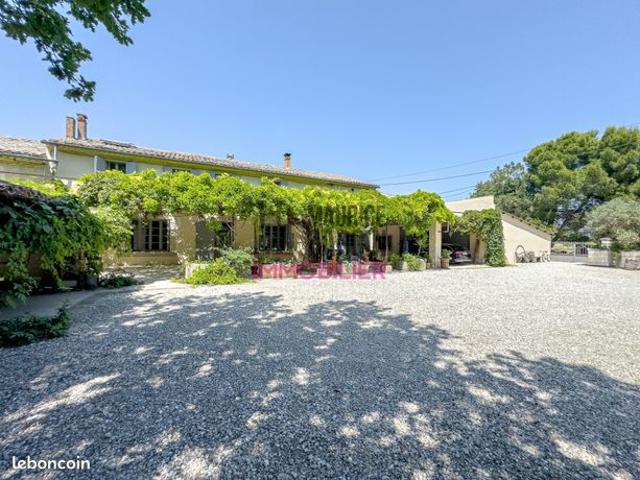 Mas 7 pièces 276 m²