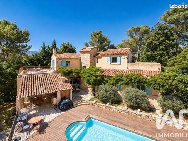 Mas 7 pièces 270 m²