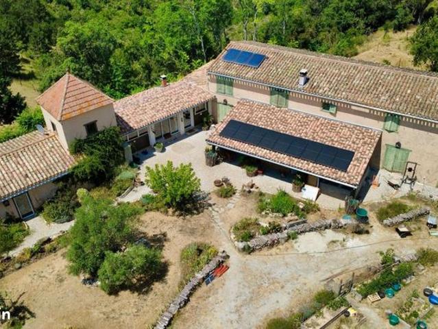 Mas 9 pièces 320 m²
