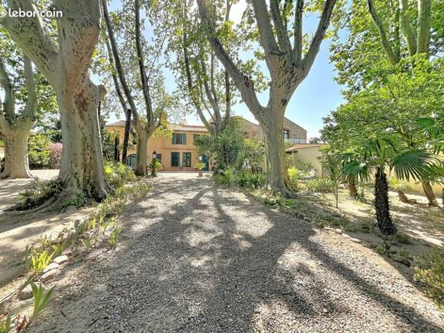 Mas 7 pièces 328 m²