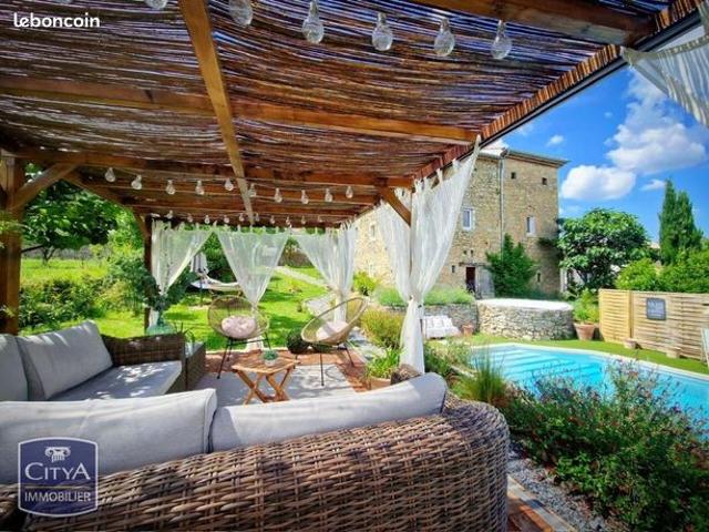 Mas 7 pièces 360 m²