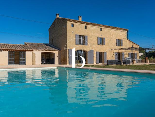 Maison avec piscine et terrasse