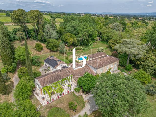 Maison avec piscine et terrasse