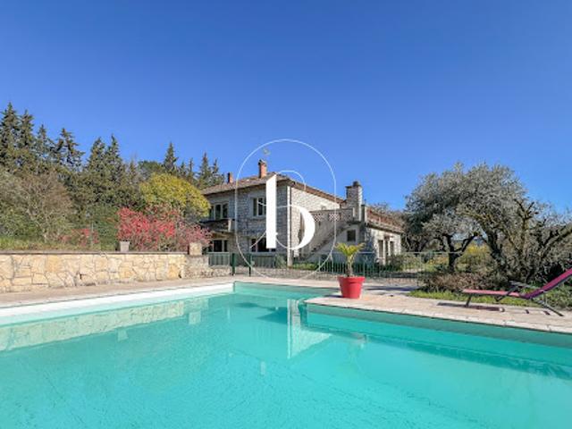 Maison avec piscine et terrasse