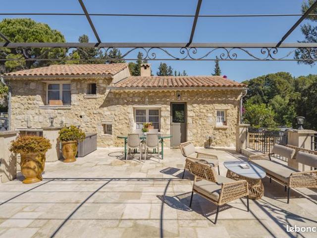 Propriété 5 pièces 100 m²