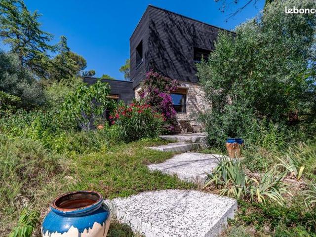 Mas 5 pièces 130 m²