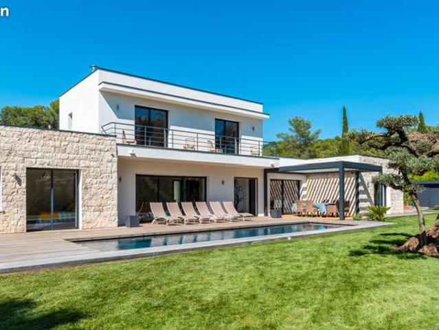 Mas 5 pièces 146 m²
