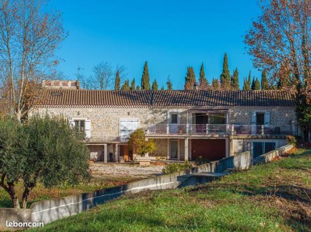 Mas 5 pièces 160 m²
