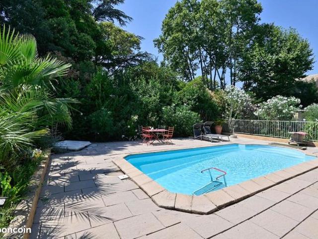 Mas 5 pièces 162 m²