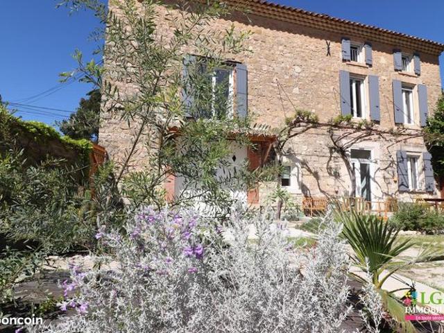 Mas 5 pièces 176 m²