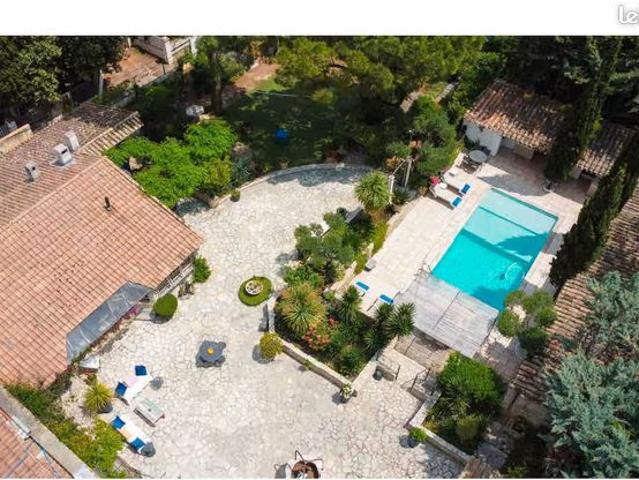 Mas 5 pièces 254 m²