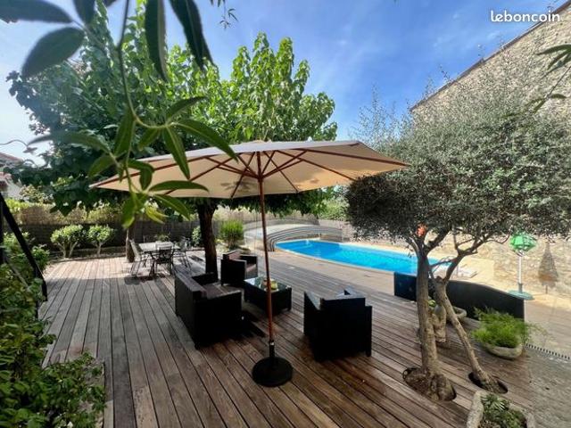 Mas 5 pièces 257 m²