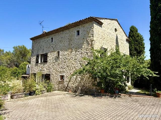 Mas 5 pièces 273 m²