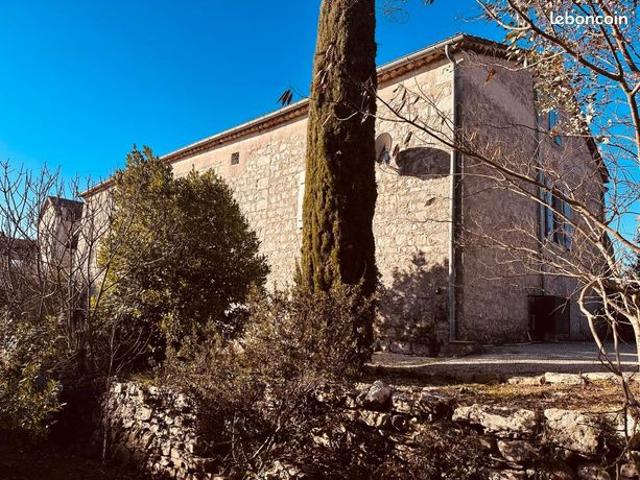 Mas 5 pièces 323 m²