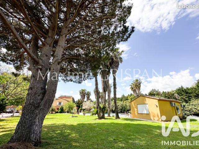 Mas 5 pièces 360 m²