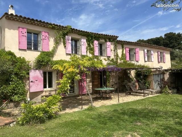 Mas 6 pièces 164 m²