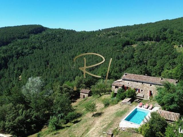 Mas 6 pièces 161 m²