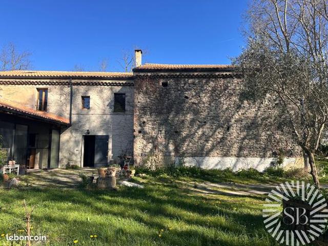 Mas 6 pièces 193 m²